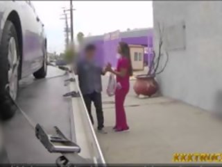 Kinky goddess Blowjobs And Gets Fucked By Tow Truck Driver