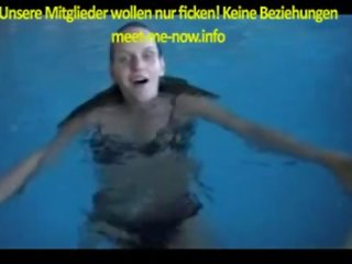 Anna Steht Auf xxx clip Im Schwimmbad